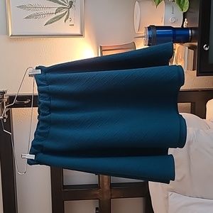 Torrid Teal Blue Quilted Full Circle Skirt with elastic waist and back zipper A1